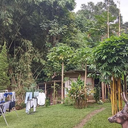 Homestay Triniti Lembang Extérieur photo
