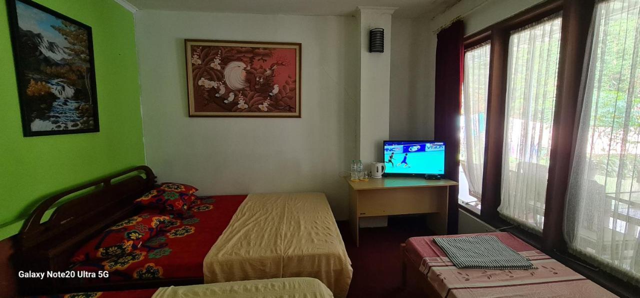 Homestay Triniti Lembang Extérieur photo
