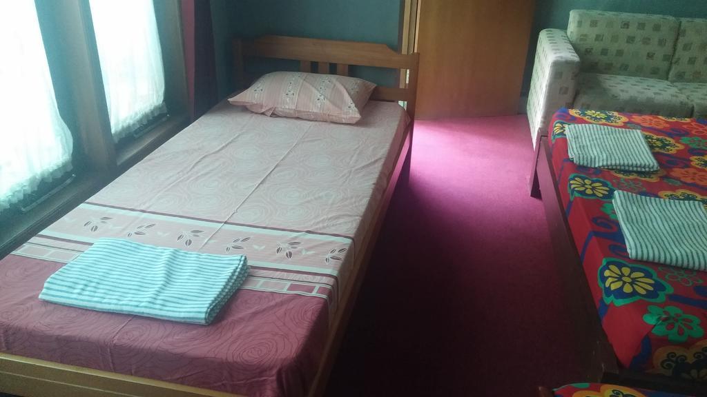 Homestay Triniti Lembang Extérieur photo